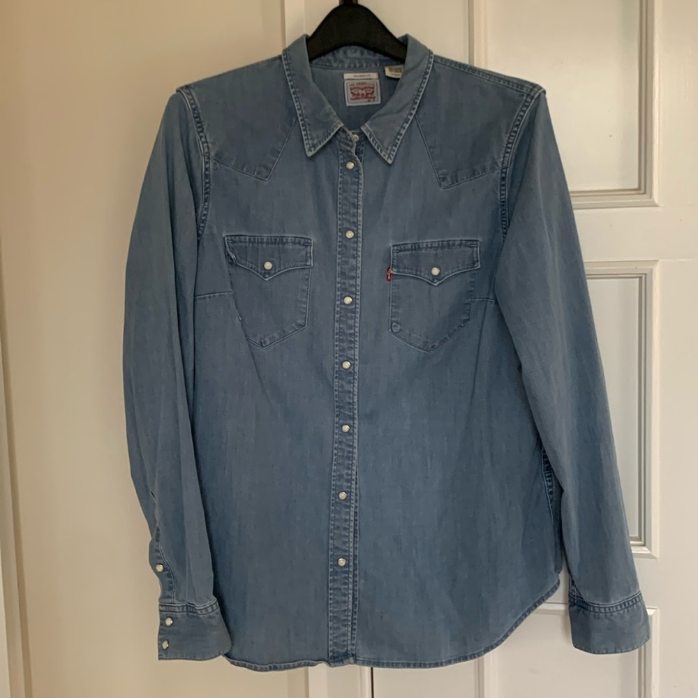 Levi’s denim snap closure shirt, XL